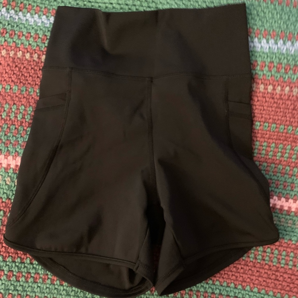 Black Buffbunny Short